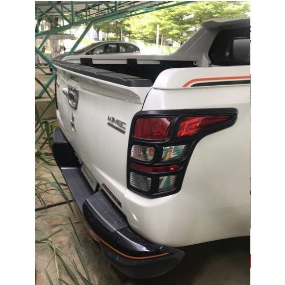 สีดำด้าน ครอบไฟท้าย Mitsubishi Triton MQ 2015 - 2018 มิตซูบิชิ ไทรทัน ครอบไฟท้าย ฝาครอบท้าย ไฟท้าย ของแต่ง triton 2017 - Image 3