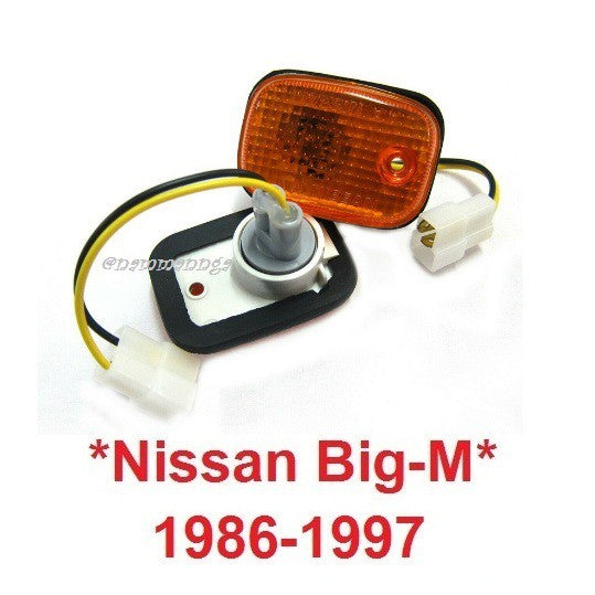 1คู่ ฝาส้ม ไฟแก้ม NISSAN D21 BIG-M 1986 - 1997 ไฟเลี้ยวข้าง นิสสัน บิ๊กเอ็ม สัญญาณ ข้างรถ พร้อมขั้วและหลอดไฟ big m 2000