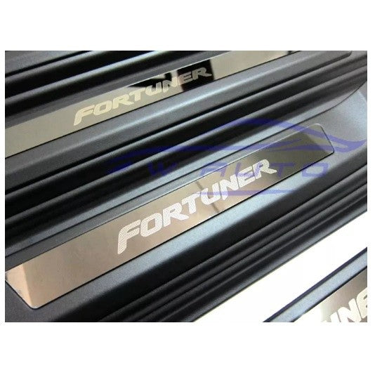 ชายบันไดประตู สีดำ TOYOTA FORTUNER 2015-2021 โตโยต้า ฟอร์จูเนอร์ ใหม่ คิ้วกันรอยขอบประตู กาบบันได ชายบันได กันรอย - Image 3