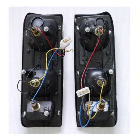 ไฟท้าย Isuzu kb21 or Chevrolet LUV 1972 - 1989 รวมขั้วและหลอดไฟ อีซูซุ KB21 เชฟโรเลต เลิฟ ไฟท้ายรถ เสื้อไฟท้าย - Image 2